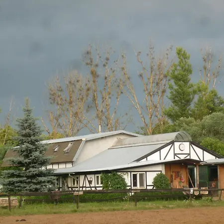 Goscinne Stajnia Dorado-agroturystyka Apartamento Leoncin